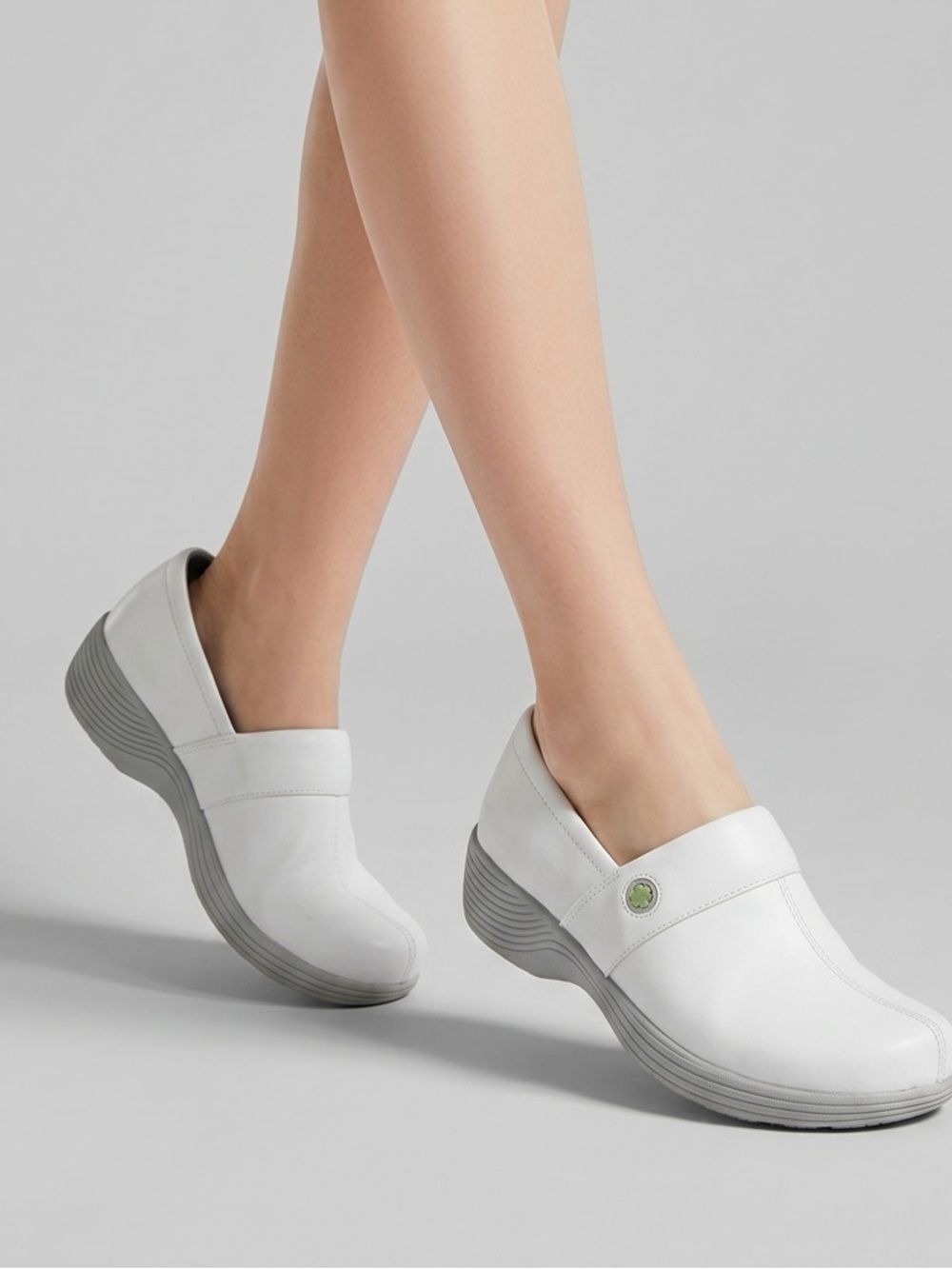 WORK WONDERS BY DANSKO | White Slip On Clogs Work Shoes Women’s Size 36